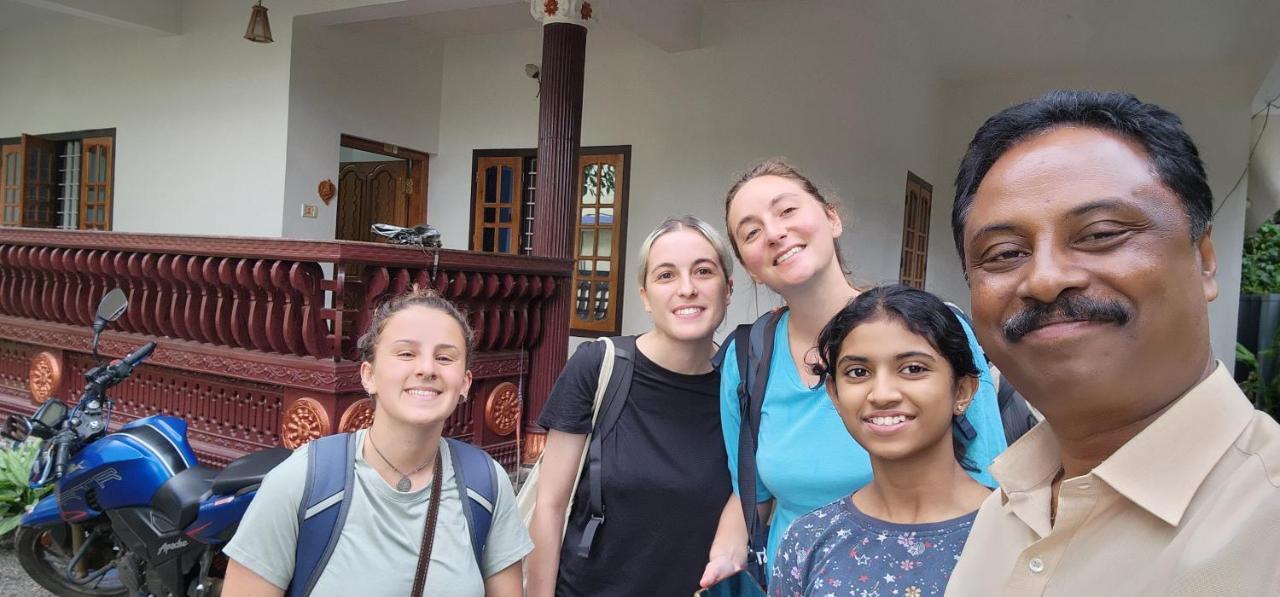 Pkn Homestay Kumily Thekkady Exterior foto